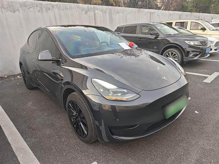 Фото 4 - Tesla Model Y