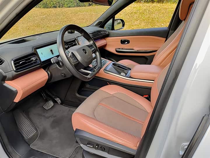 Фото 7 - Nio EC6