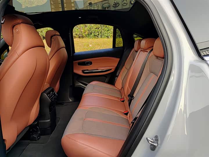 Фото 8 - Nio EC6