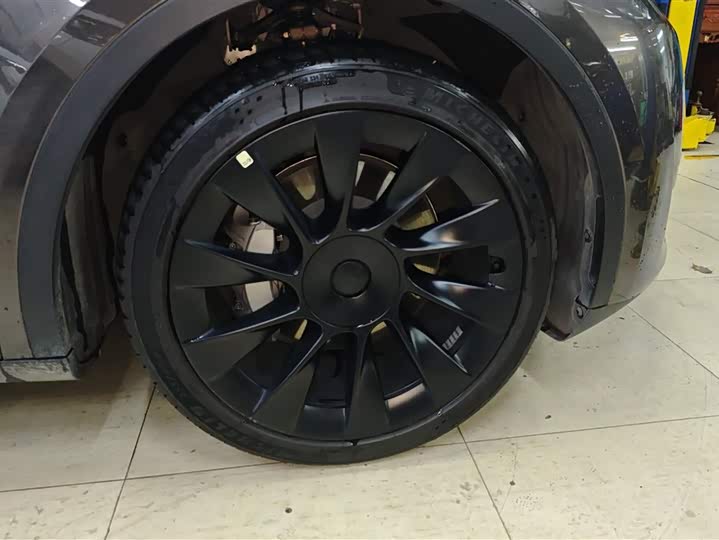 Фото 6 - Tesla Model Y