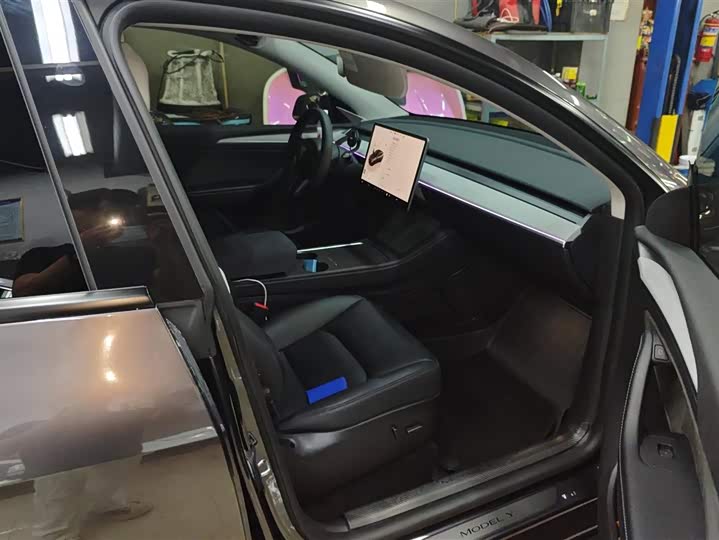 Фото 8 - Tesla Model Y