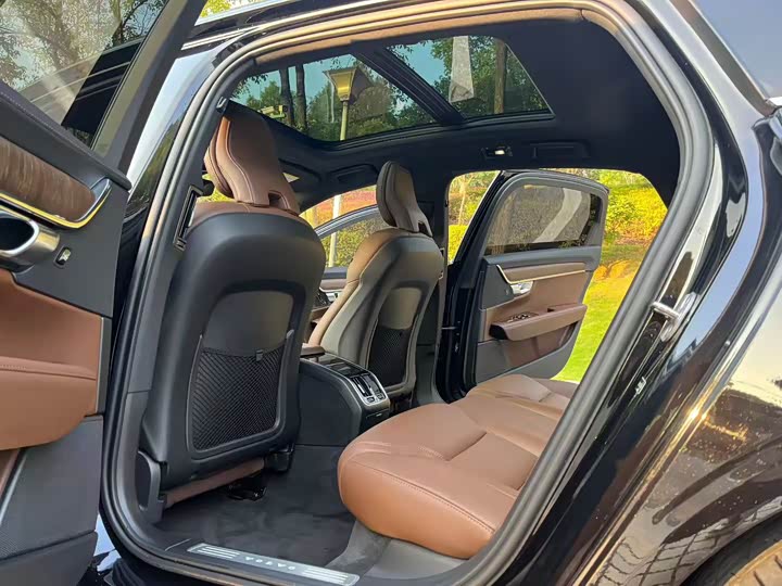 Фото 5 - Volvo S90