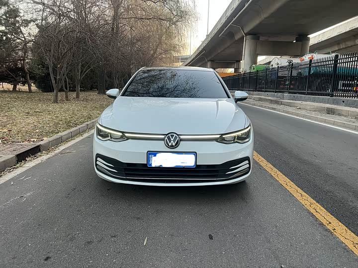 Фото 2 - Volkswagen Golf