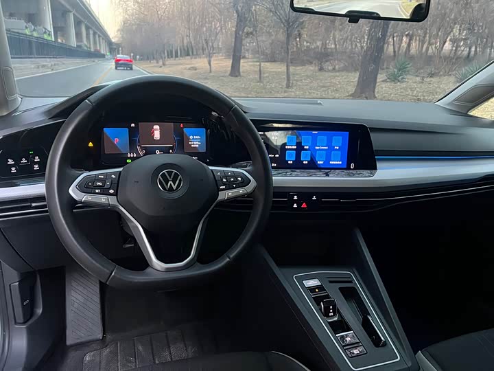 Фото 9 - Volkswagen Golf