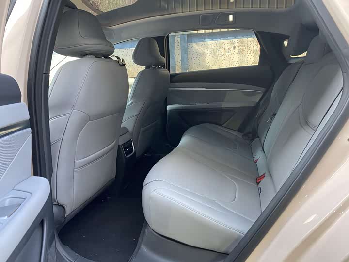 Фото 8 - XPeng Mona M03