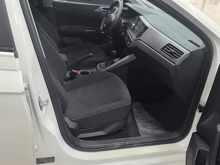 Фото 8 - Volkswagen Polo