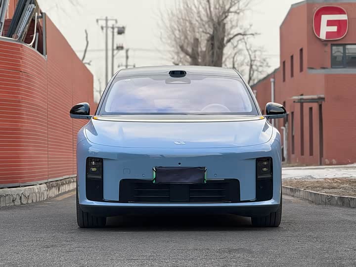 Фото 2 - LiXiang i8