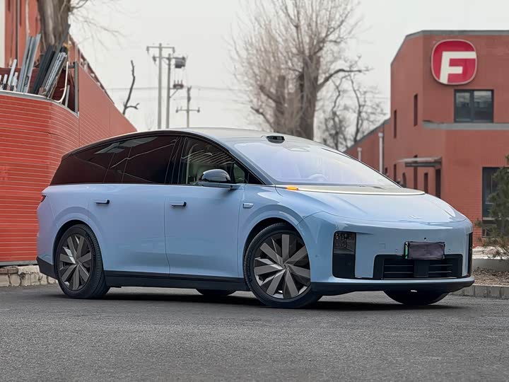 Фото 3 - LiXiang i8