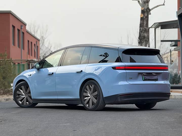 Фото 7 - LiXiang i8