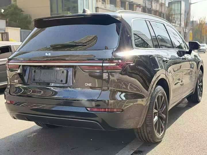 Фото 7 - LiXiang One