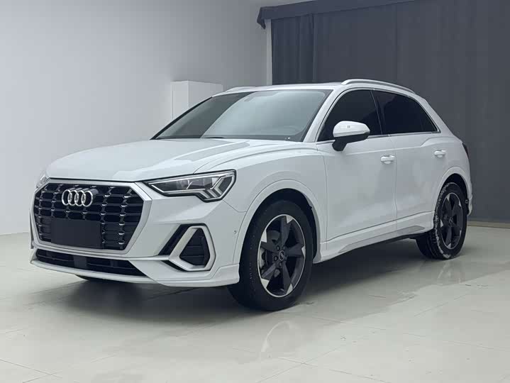 Фото 1 - Audi Q3
