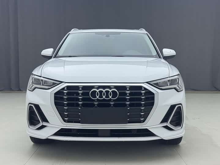 Фото 2 - Audi Q3
