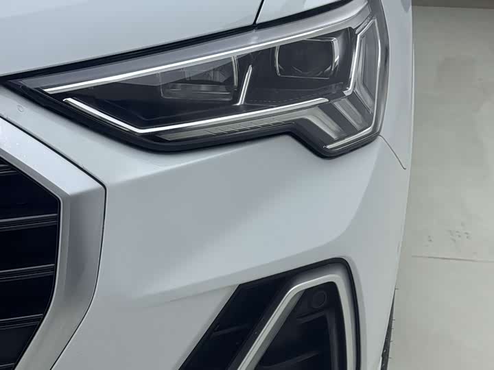 Фото 7 - Audi Q3