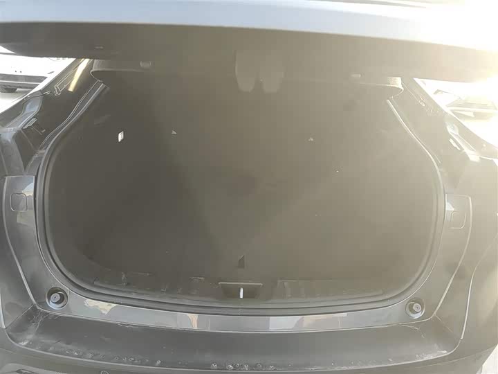 Фото 9 - Changan Deepal SL03