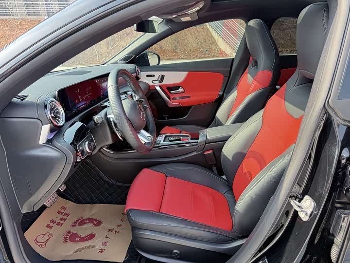 Фото 8 - Mercedes-Benz CLA-Class AMG