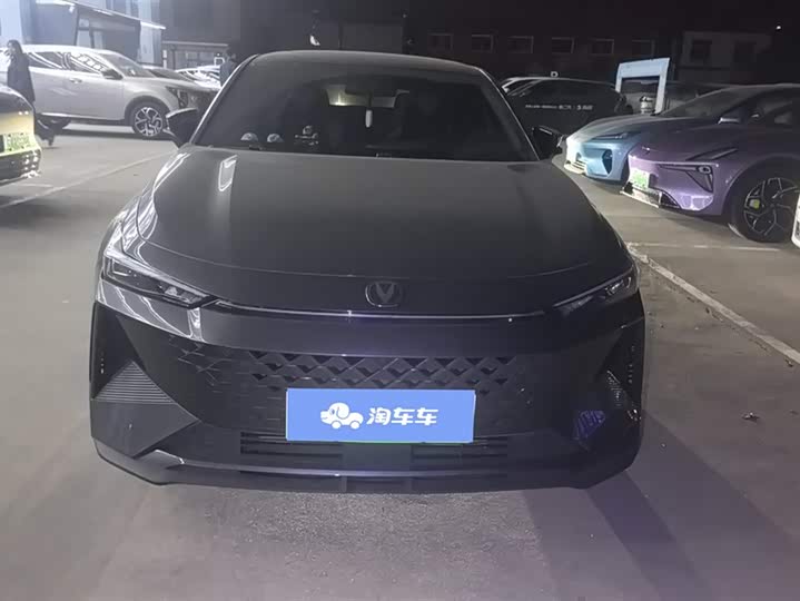 Фото 2 - Changan UNI-V Hybrid