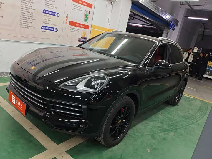 Фото 1 - Porsche Cayenne