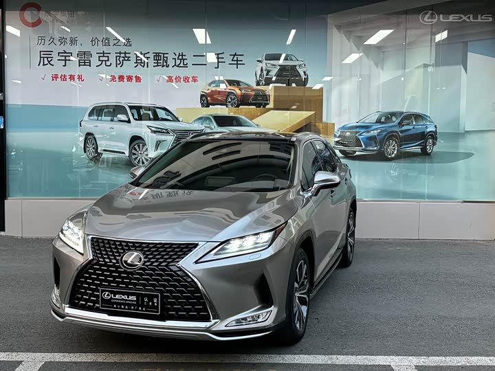 Фото 1 - Lexus RX