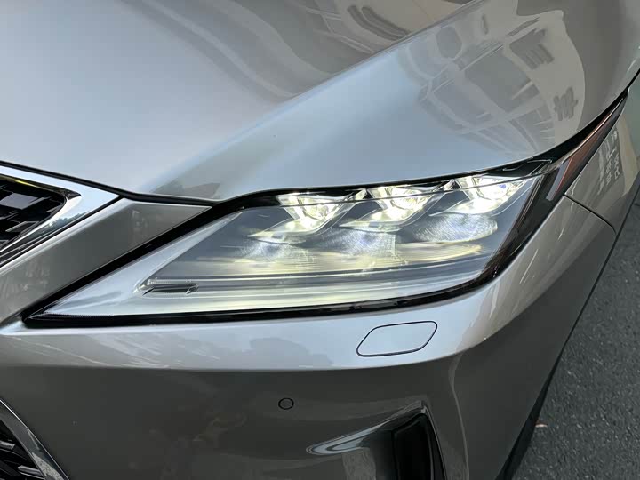 Фото 3 - Lexus RX