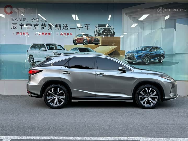 Фото 5 - Lexus RX