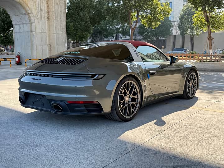 Фото 5 - Porsche 911