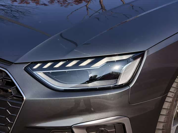 Фото 8 - Audi A4L