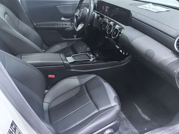 Фото 8 - Mercedes-Benz A-Class