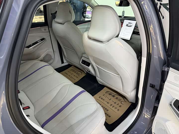 Фото 9 - Geely Preface L