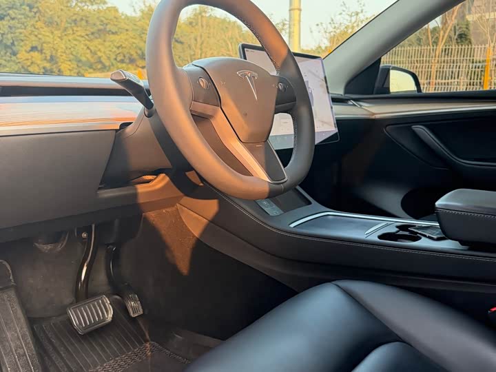 Фото 6 - Tesla Model Y