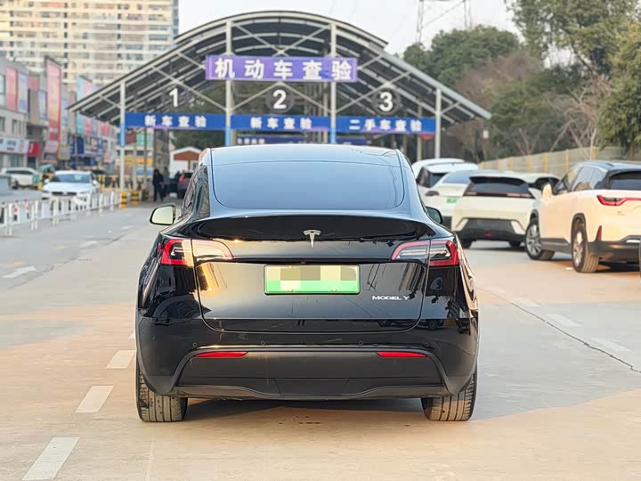 Фото 9 - Tesla Model Y