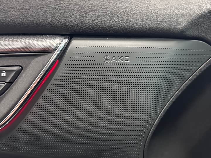 Фото 9 - Cadillac CT5