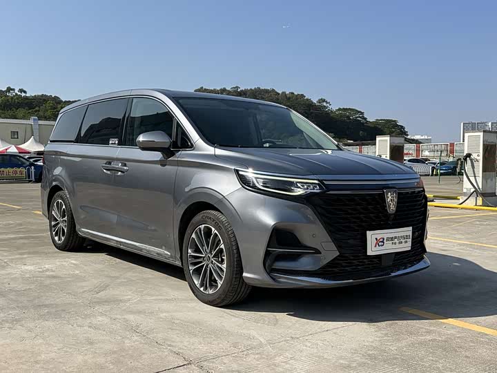 Фото 3 - Roewe iMax 8