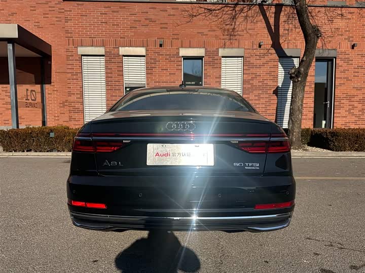 Фото 5 - Audi A8