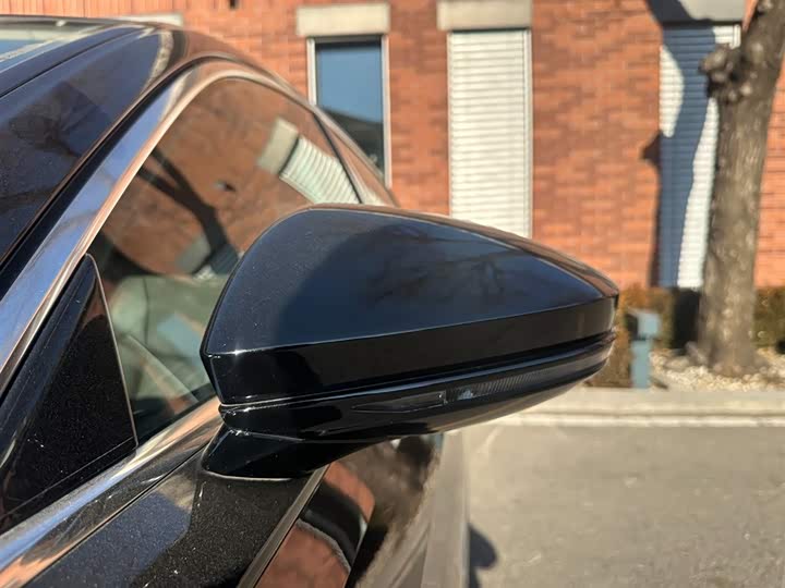 Фото 8 - Audi A8