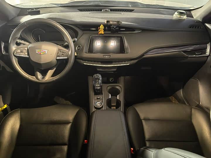 Фото 4 - Cadillac XT4