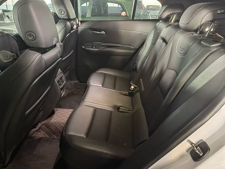 Фото 7 - Cadillac XT4