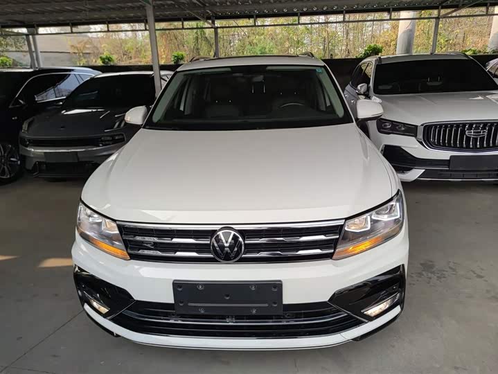 Фото 3 - Volkswagen Tiguan L Pro