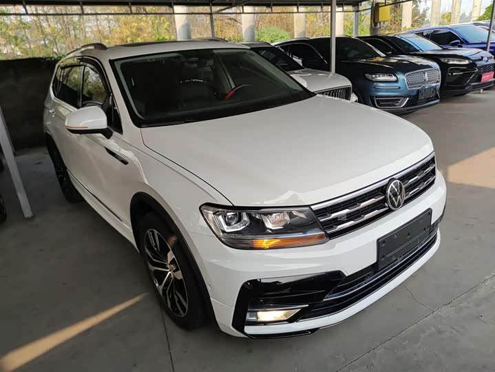 Фото 4 - Volkswagen Tiguan L Pro