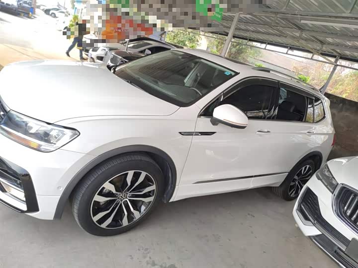 Фото 5 - Volkswagen Tiguan L Pro