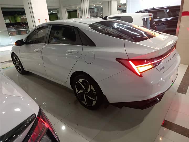 Фото 5 - Hyundai Elantra N line