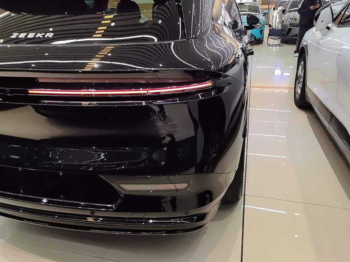 Фото 8 - Zeekr 7X