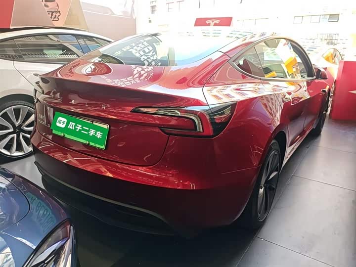 Фото 7 - Tesla Model 3