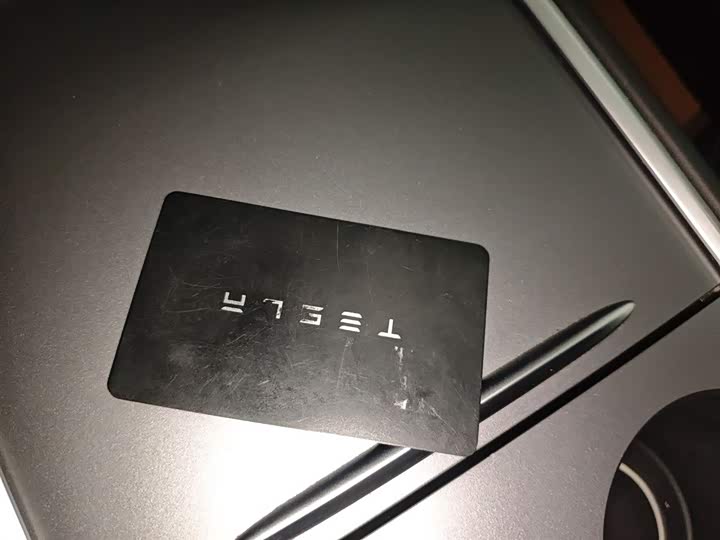 Фото 9 - Tesla Model 3