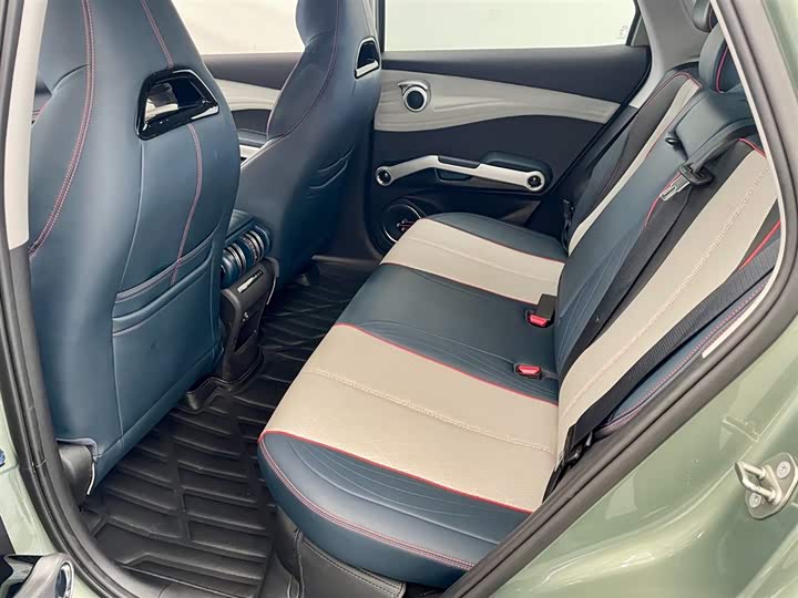 Фото 7 - BYD Yuan Plus