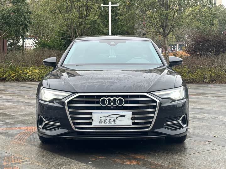 Фото 1 - Audi A6L