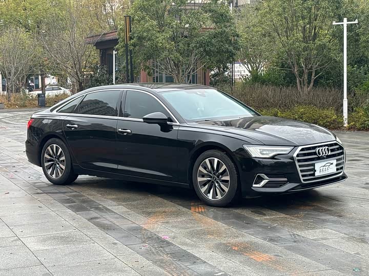 Фото 3 - Audi A6L