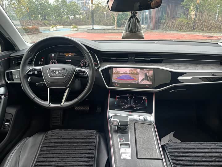 Фото 5 - Audi A6L