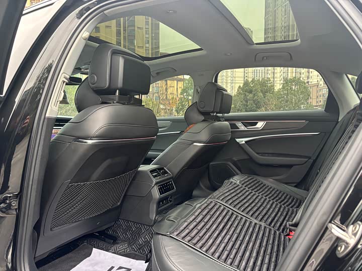 Фото 6 - Audi A6L