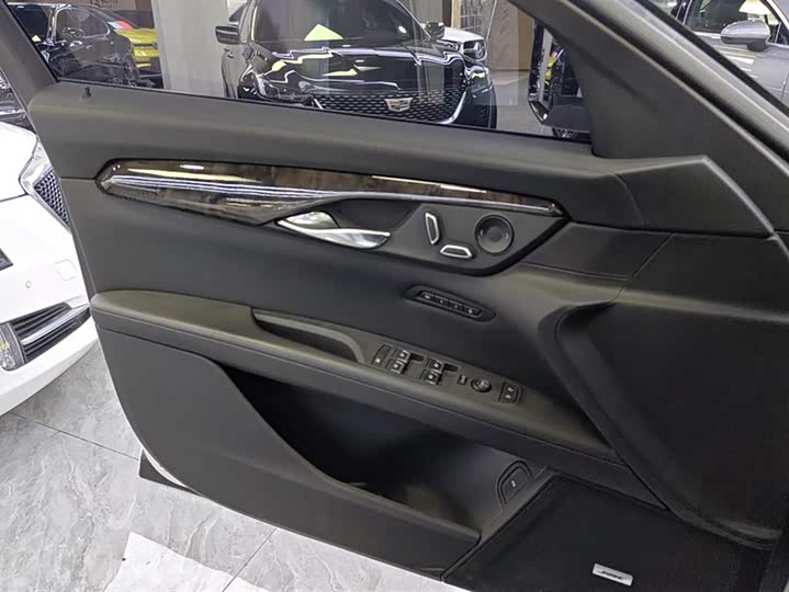 Фото 7 - Cadillac CT6