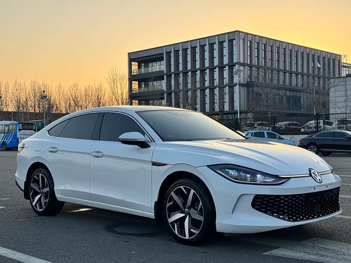 Фото 3 - Volkswagen Lamando L